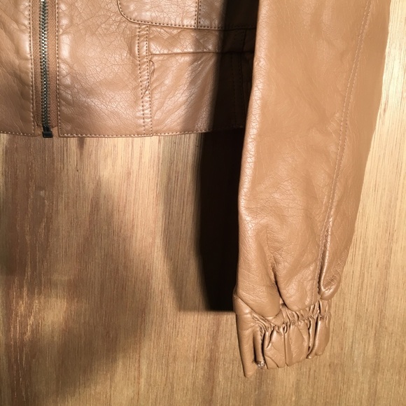 Brown Leather Jack with Fur - Picture 3 of 3